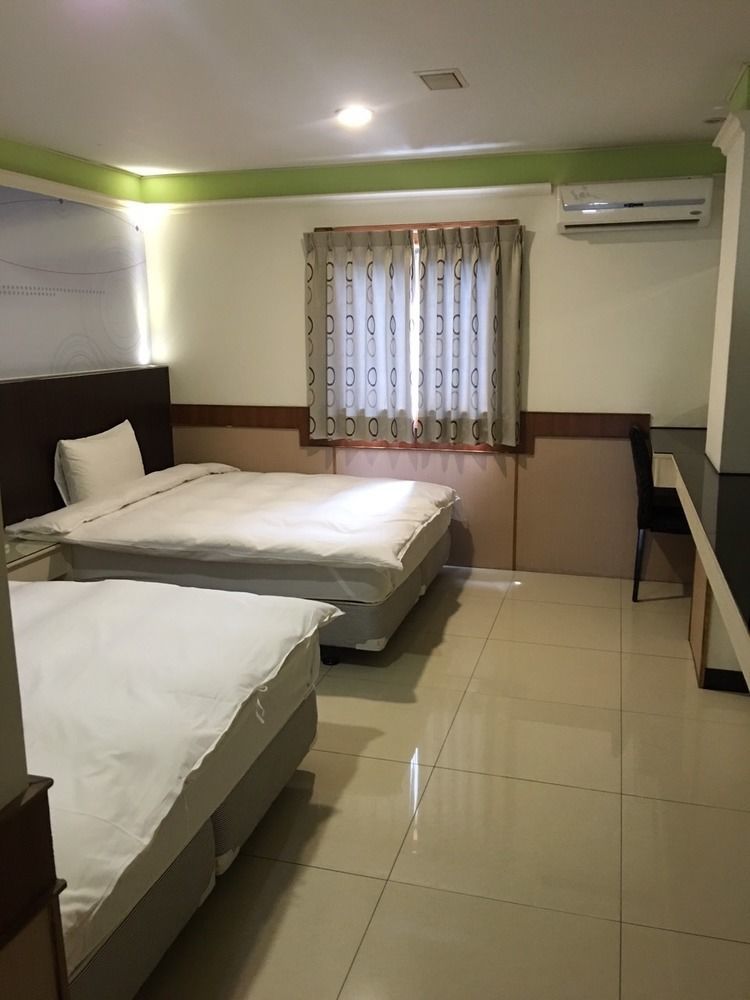 Galaxy Hotel Csungli Kültér fotó