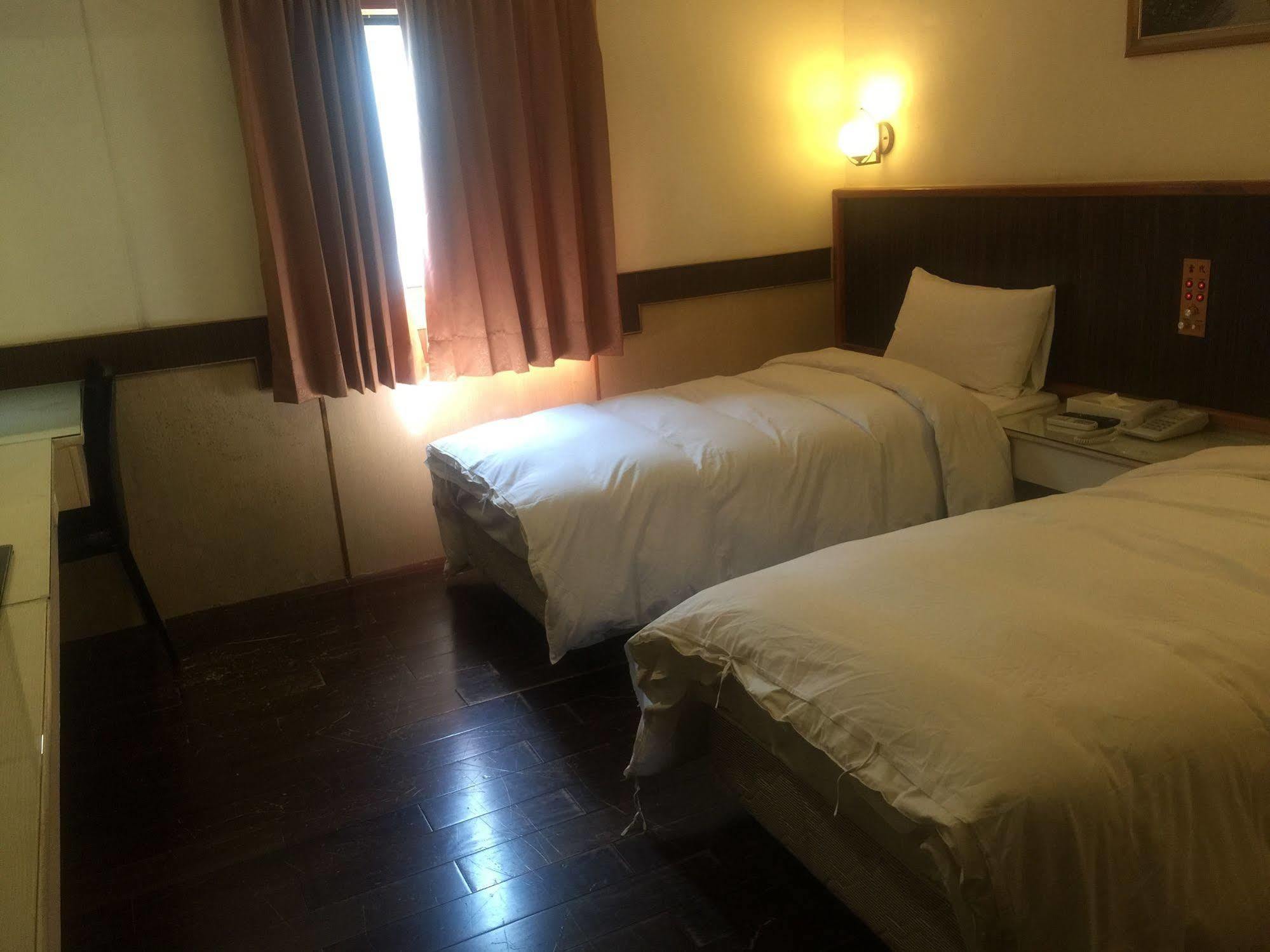 Galaxy Hotel Csungli Kültér fotó