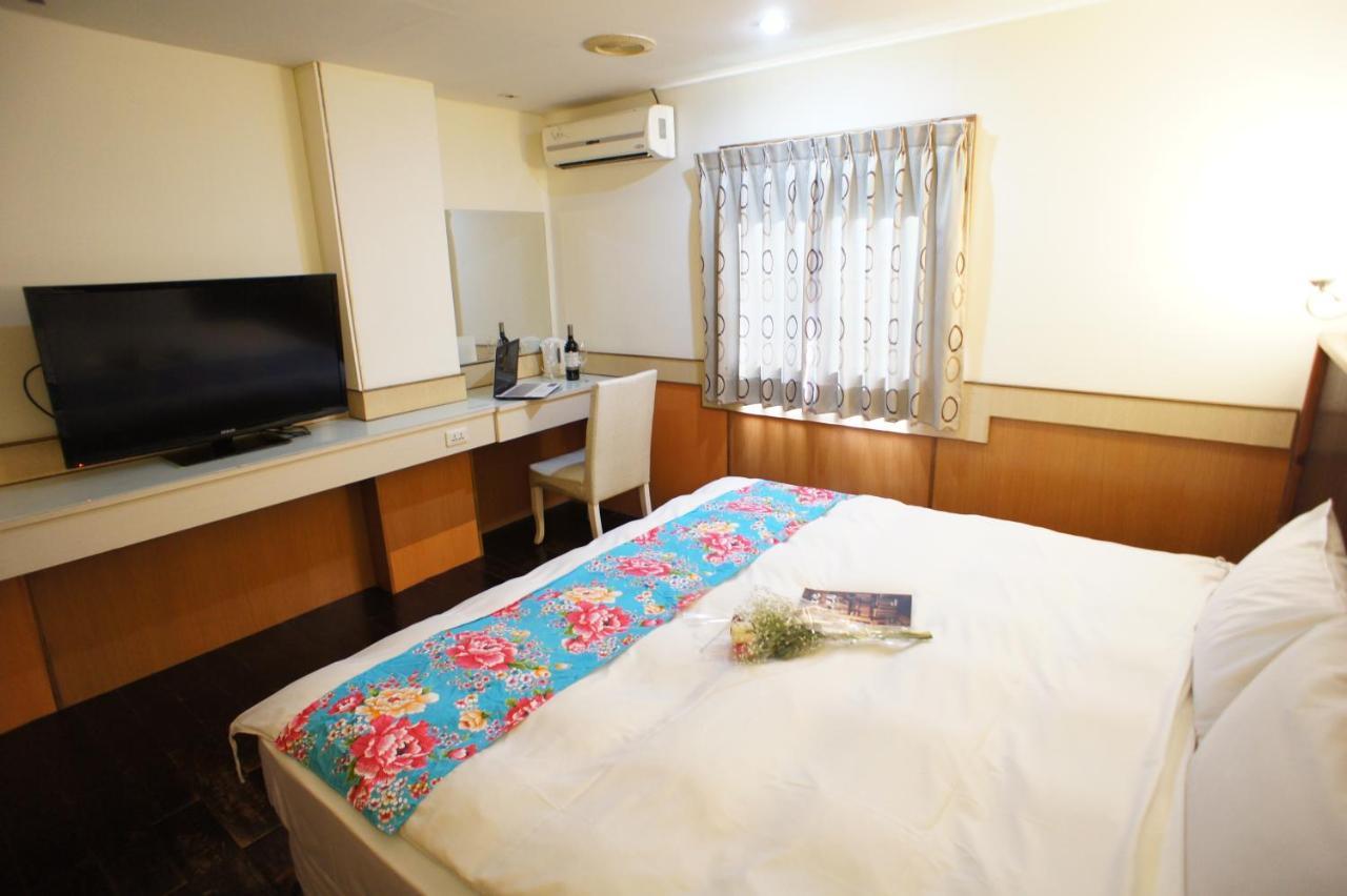 Galaxy Hotel Csungli Kültér fotó